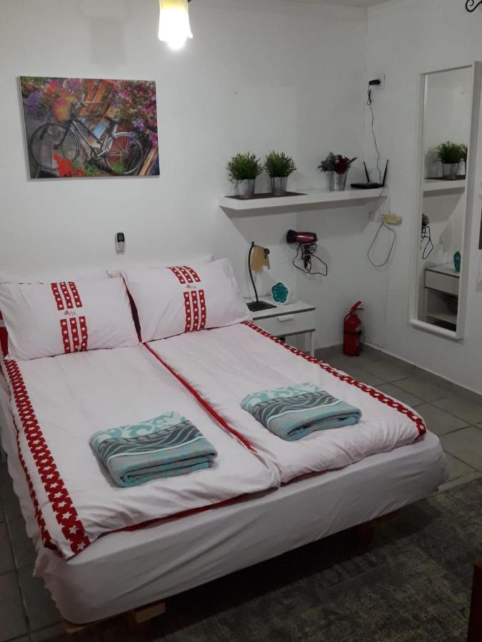 Kibbutz Hatzor A Room Close To Ashdod Hatzor Ashdod Buitenkant foto